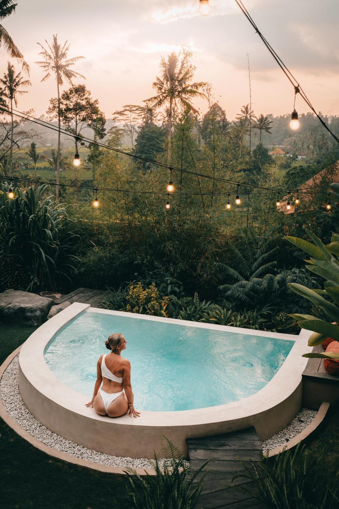 Makerti Bali~Bamboo House Villa Selat ภายนอก รูปภาพ