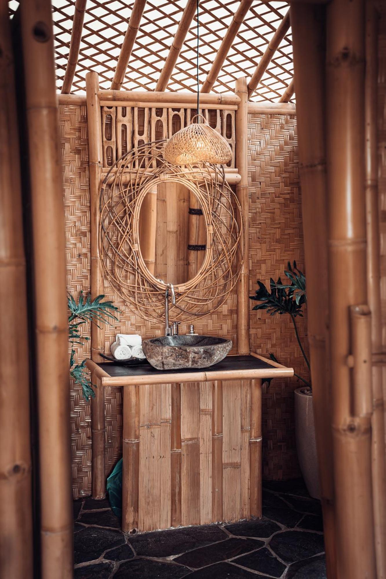 Makerti Bali~Bamboo House Villa Selat ภายนอก รูปภาพ